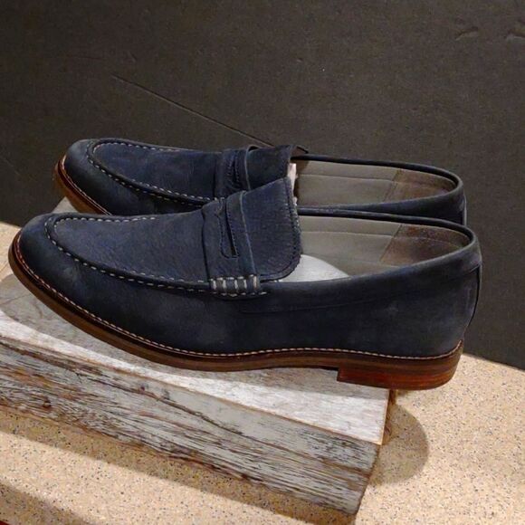 Men's Sperry  Suede Shoes Size 10.   M1 - Picture 1 of 5